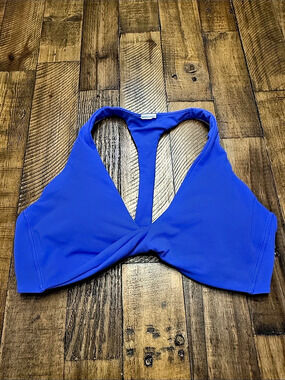 Fabletics Oasis Twist Sports Bra Blue